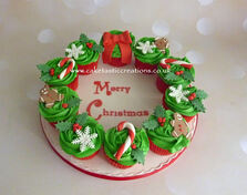 christmas themed cupcake wreath platter